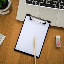 广博(GuangBo) PVC全包胶书写垫板 文件夹板 办公用品 颜色随机