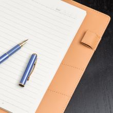 广博(GuangBo)A5无扣活页笔记本子 皮面记事本 博雅 100张  GBP8606